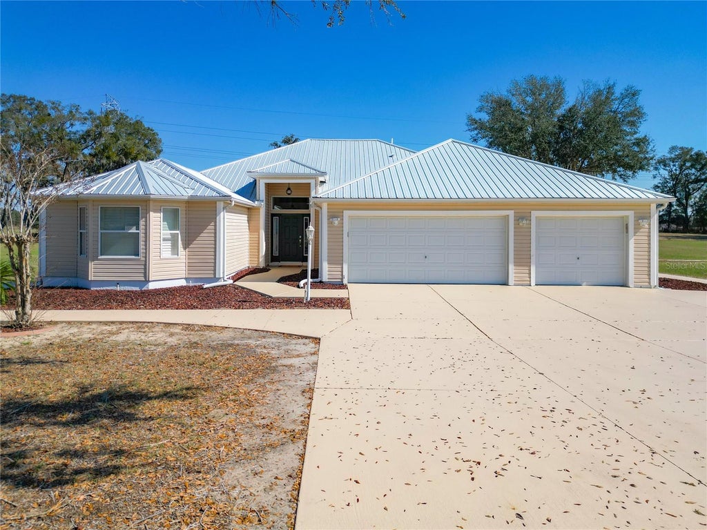 Photo of 7688 SE 135th Street, Summerfield, FL 34491 (MLS # OM734562)