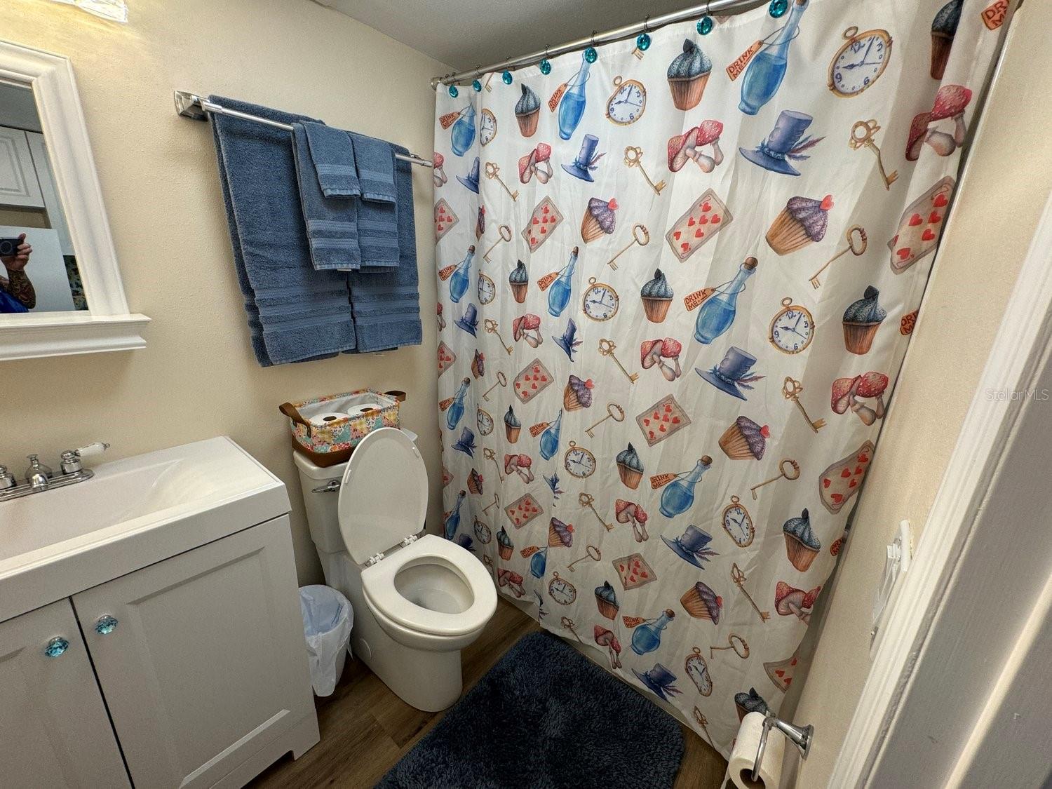 PARADISE LAKES RESORT CONDO - Residential Lease