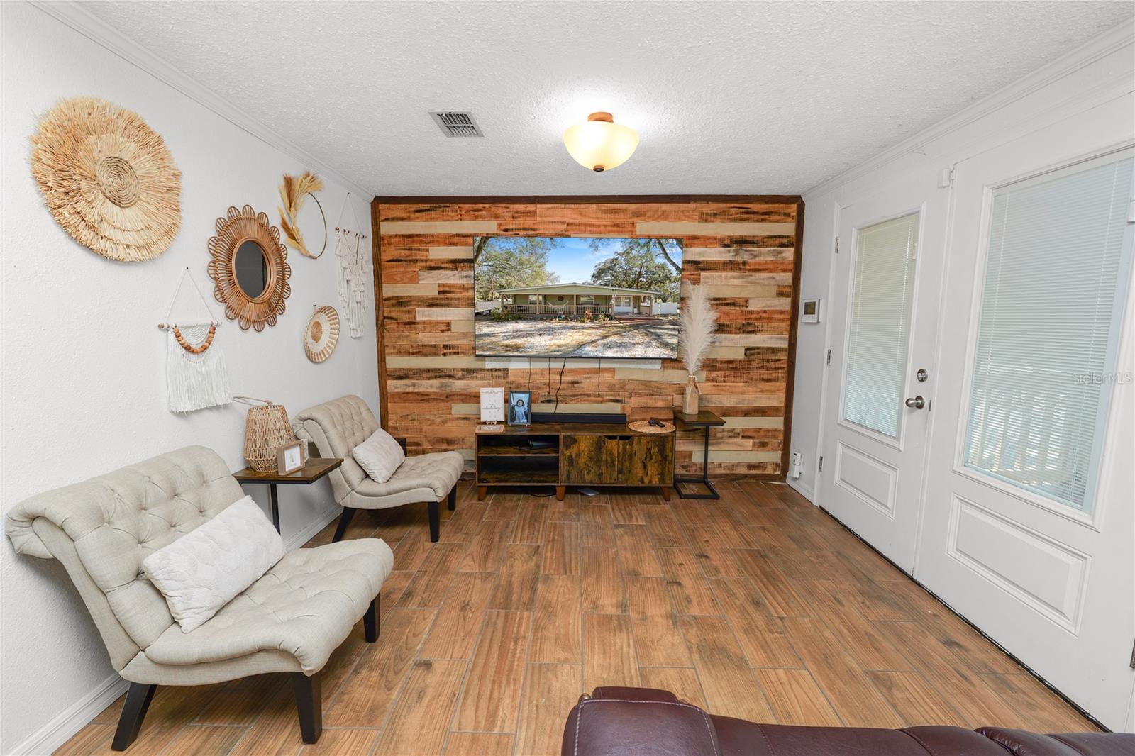 CRESCENT RIDGE - Residential