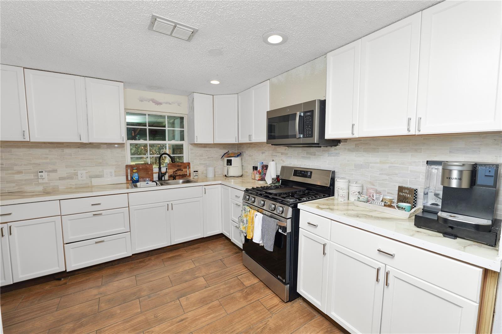 CRESCENT RIDGE - Residential