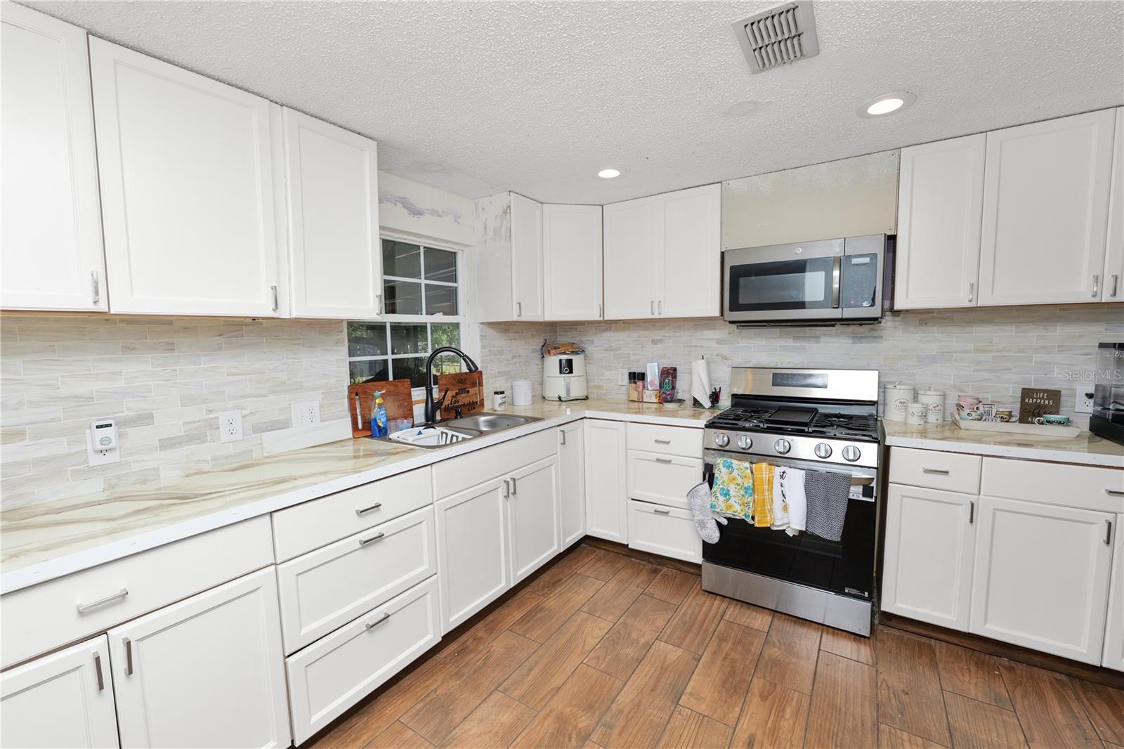 CRESCENT RIDGE - Residential