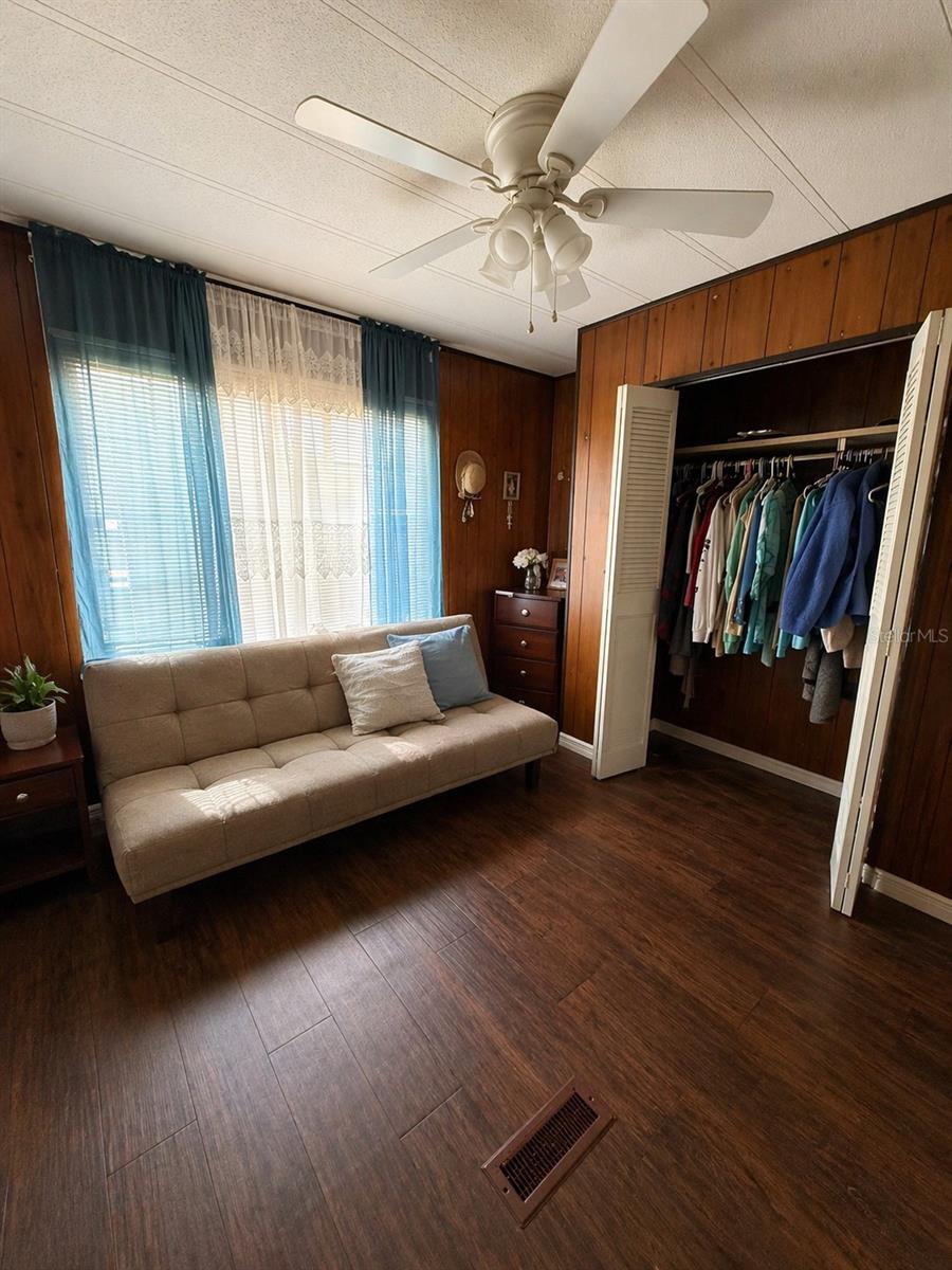 2577 BROOKSIDE CIRCLE