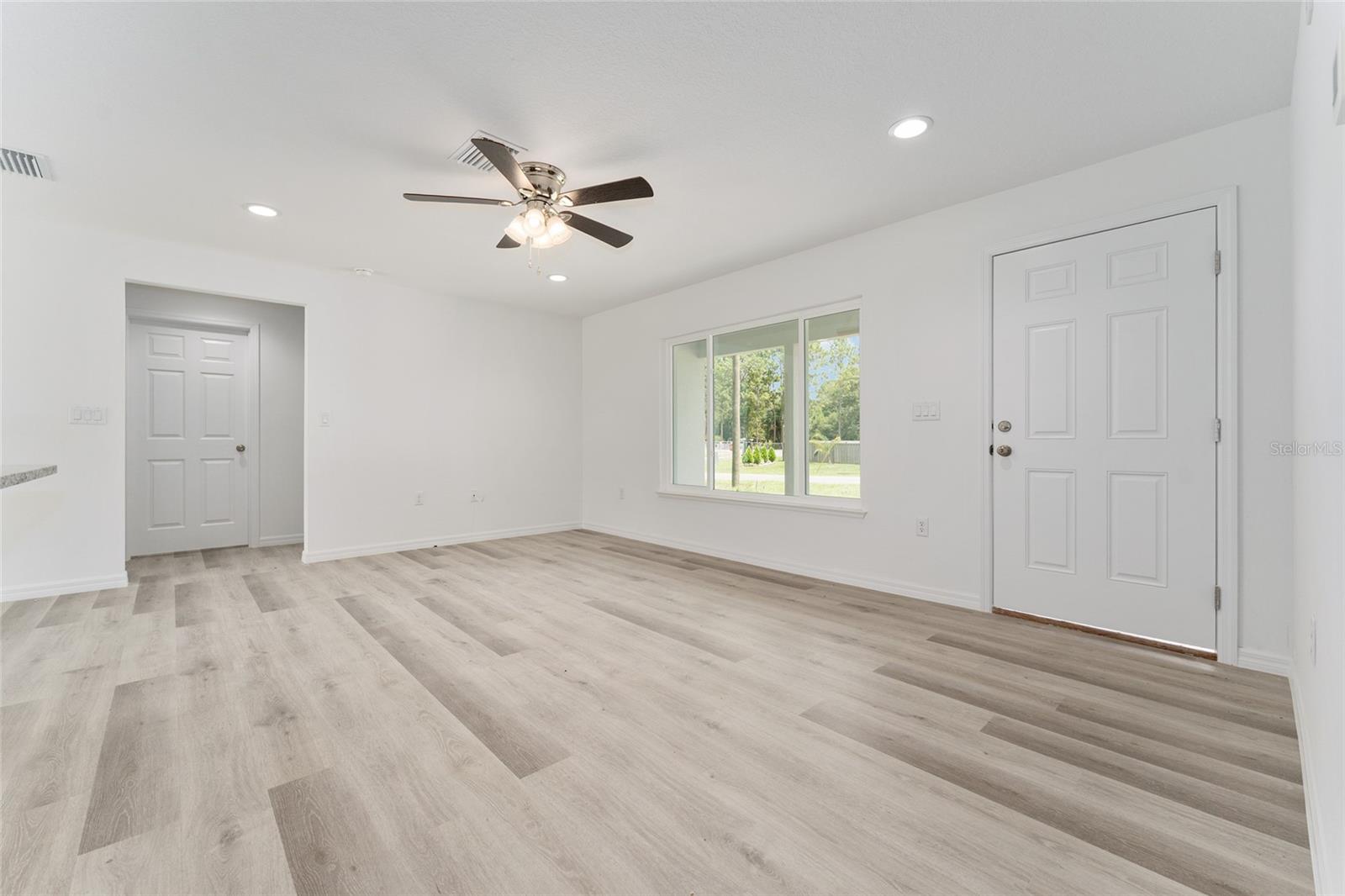 TRAILS EAST - Residential Lease