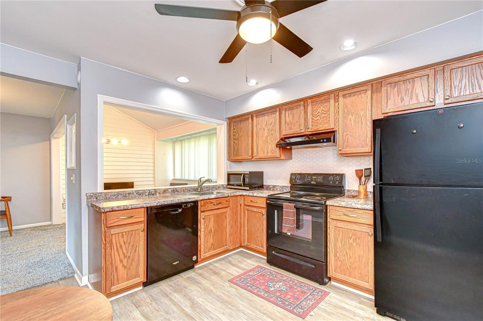 CARROLLWOOD VILLAGE PINE LAKE - Residential