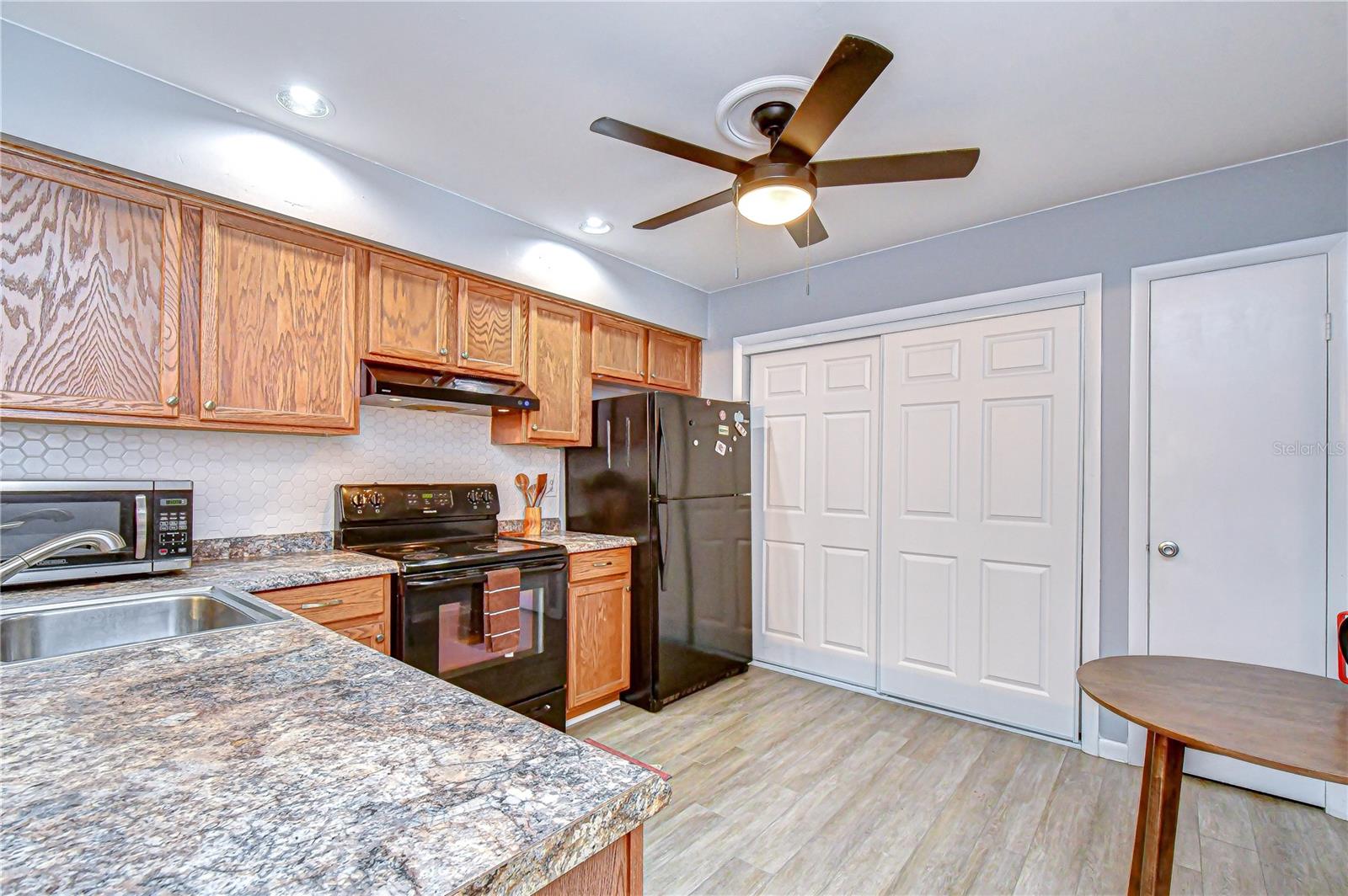 CARROLLWOOD VILLAGE PINE LAKE - Residential