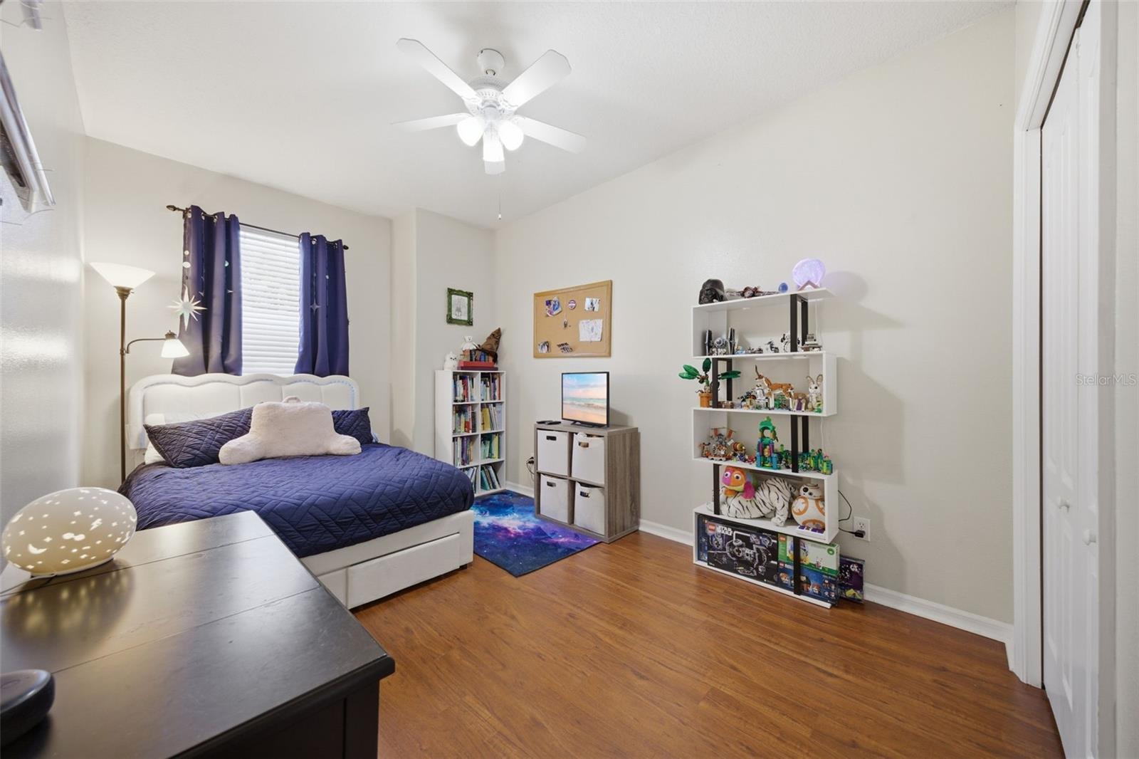 AMBERLY OAKS TWNHMS - Residential
