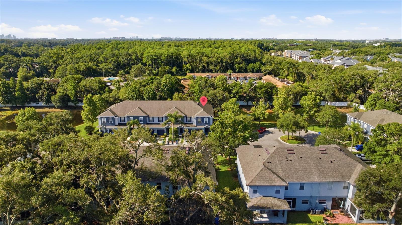 AMBERLY OAKS TWNHMS - Residential