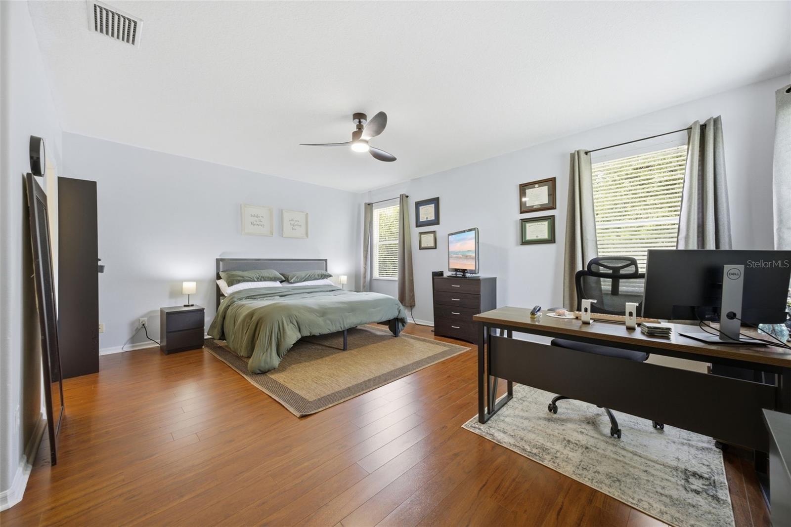 AMBERLY OAKS TWNHMS - Residential