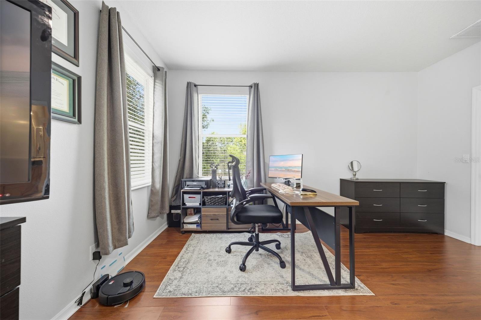 AMBERLY OAKS TWNHMS - Residential