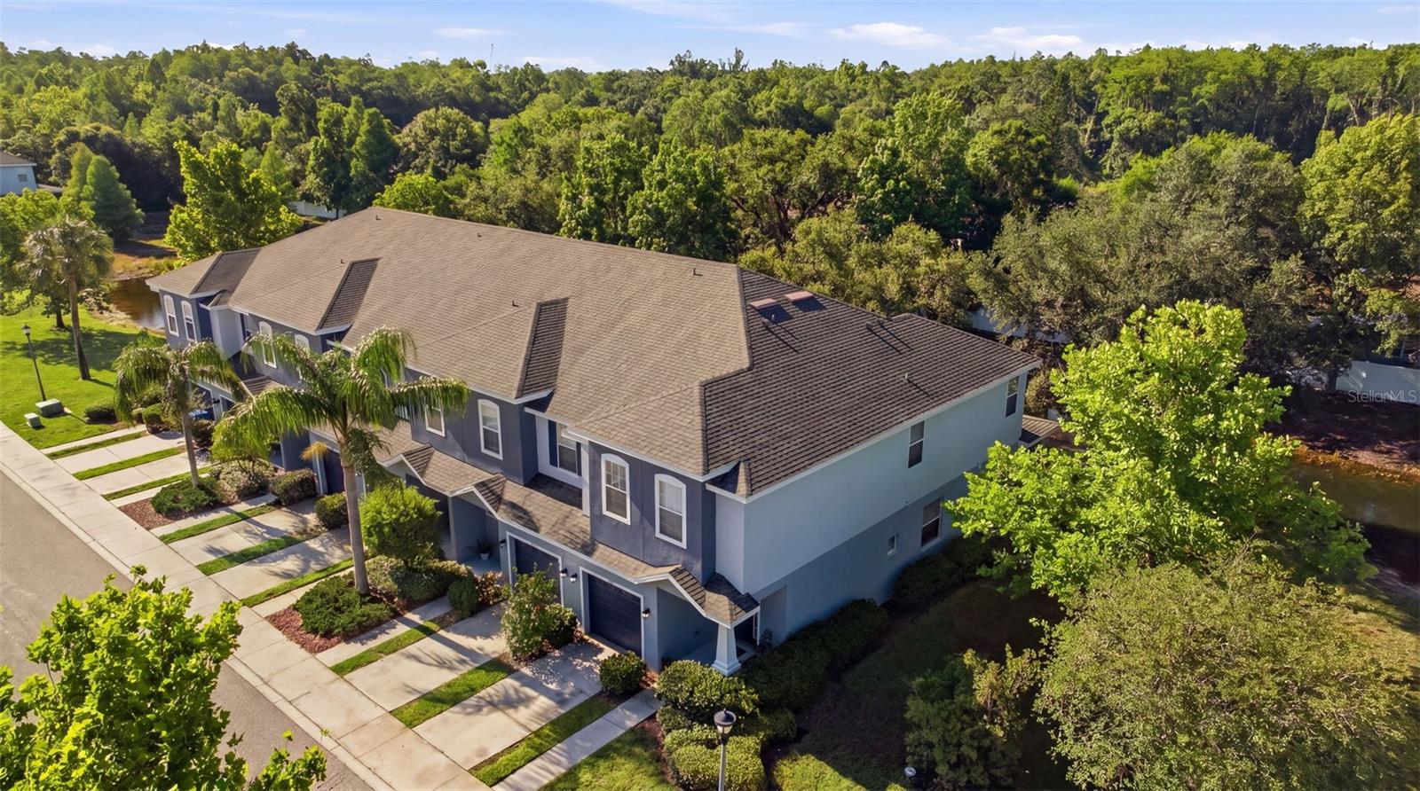 AMBERLY OAKS TWNHMS - Residential