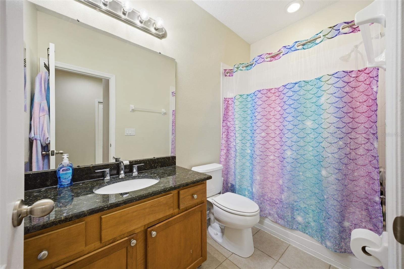 AMBERLY OAKS TWNHMS - Residential