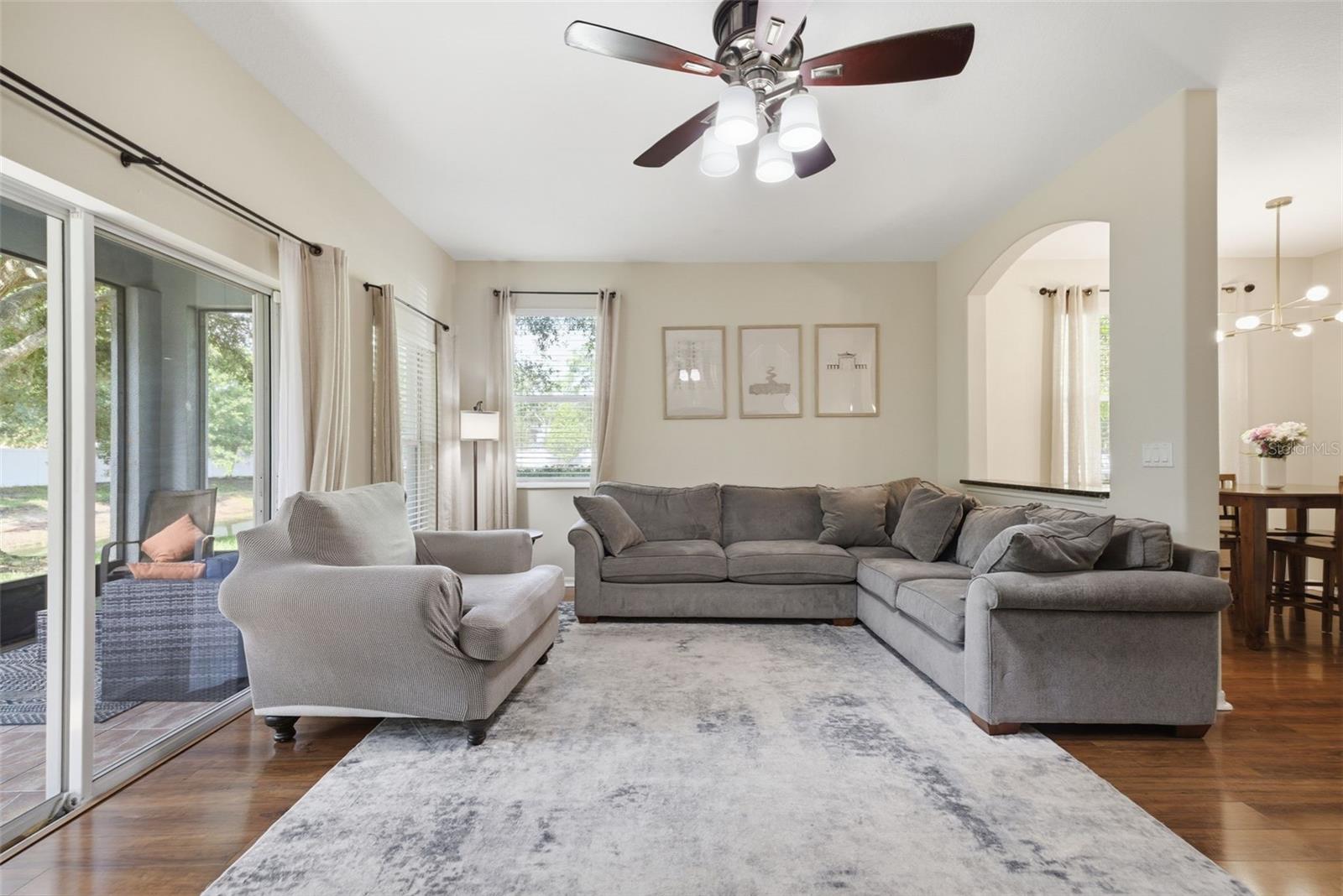 AMBERLY OAKS TWNHMS - Residential