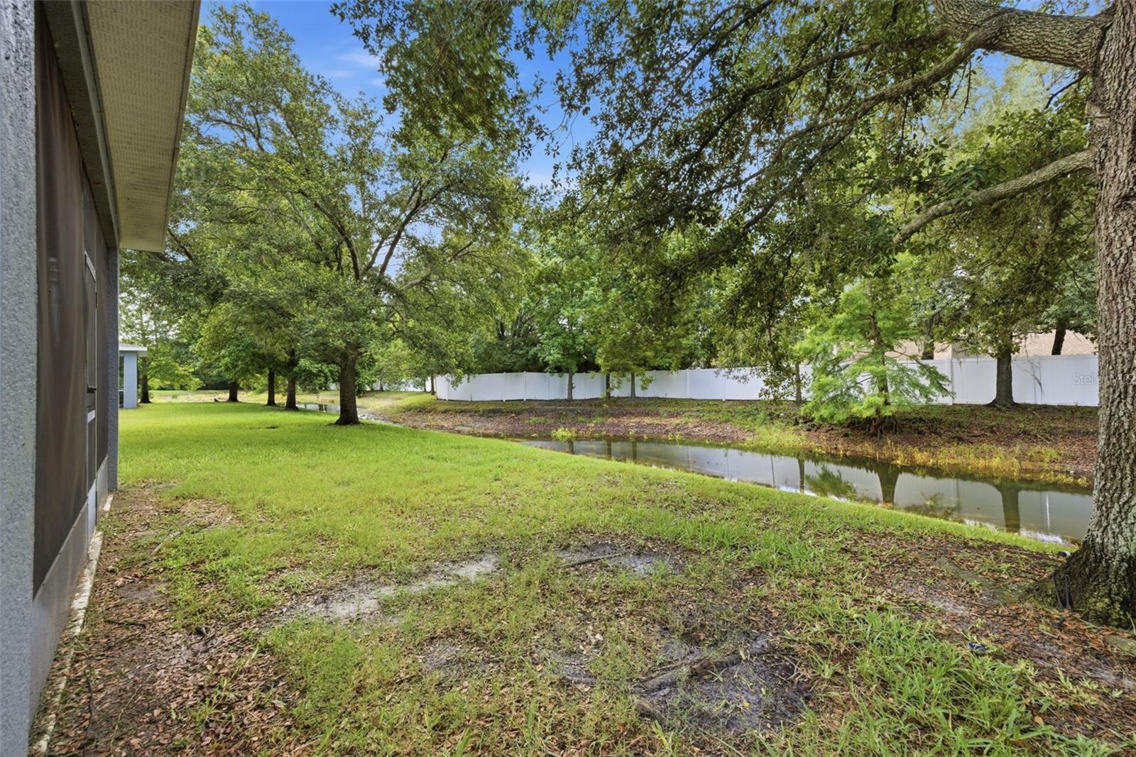 AMBERLY OAKS TWNHMS - Residential