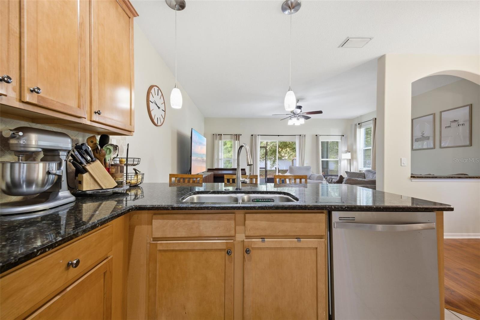 AMBERLY OAKS TWNHMS - Residential