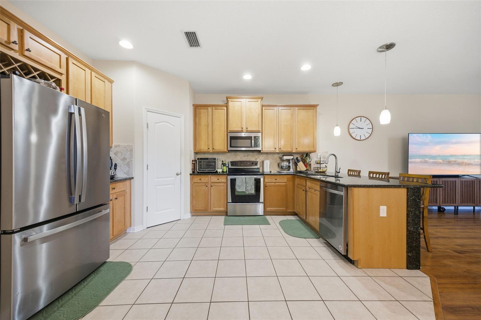 AMBERLY OAKS TWNHMS - Residential