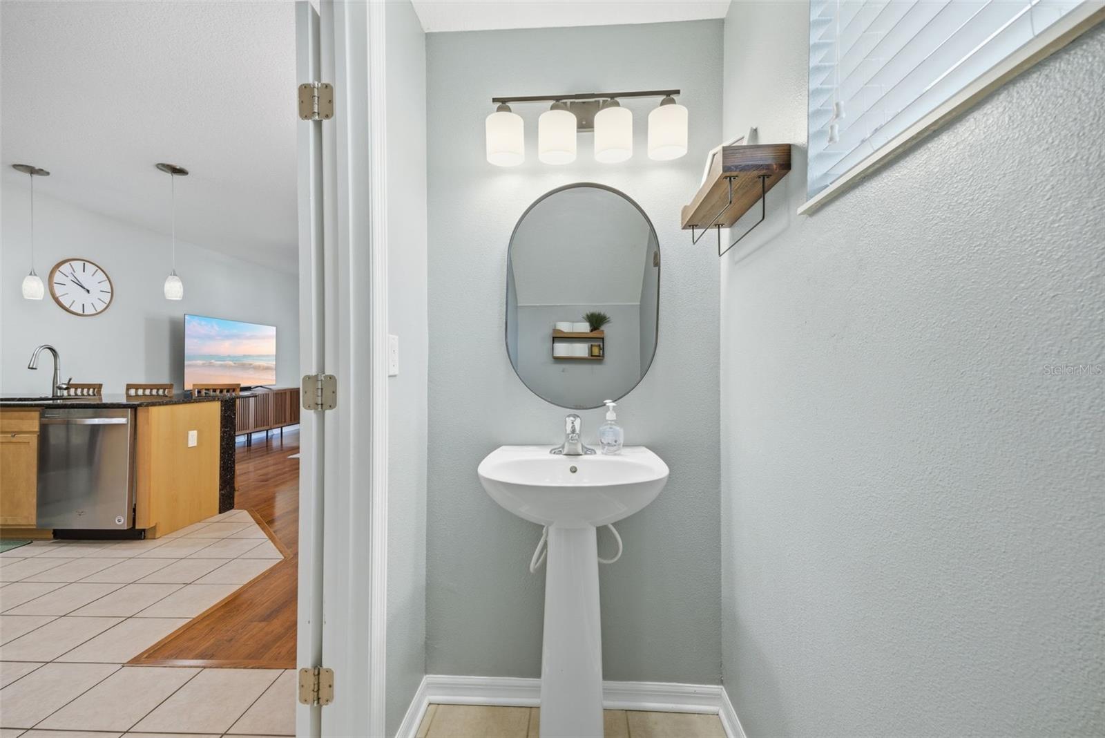 AMBERLY OAKS TWNHMS - Residential