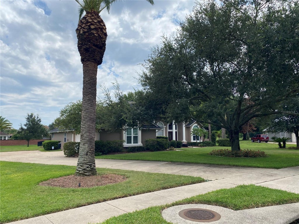Photo of 11348 Willow Gardens Drive, Windermere, FL 34786 (MLS # O6435449)