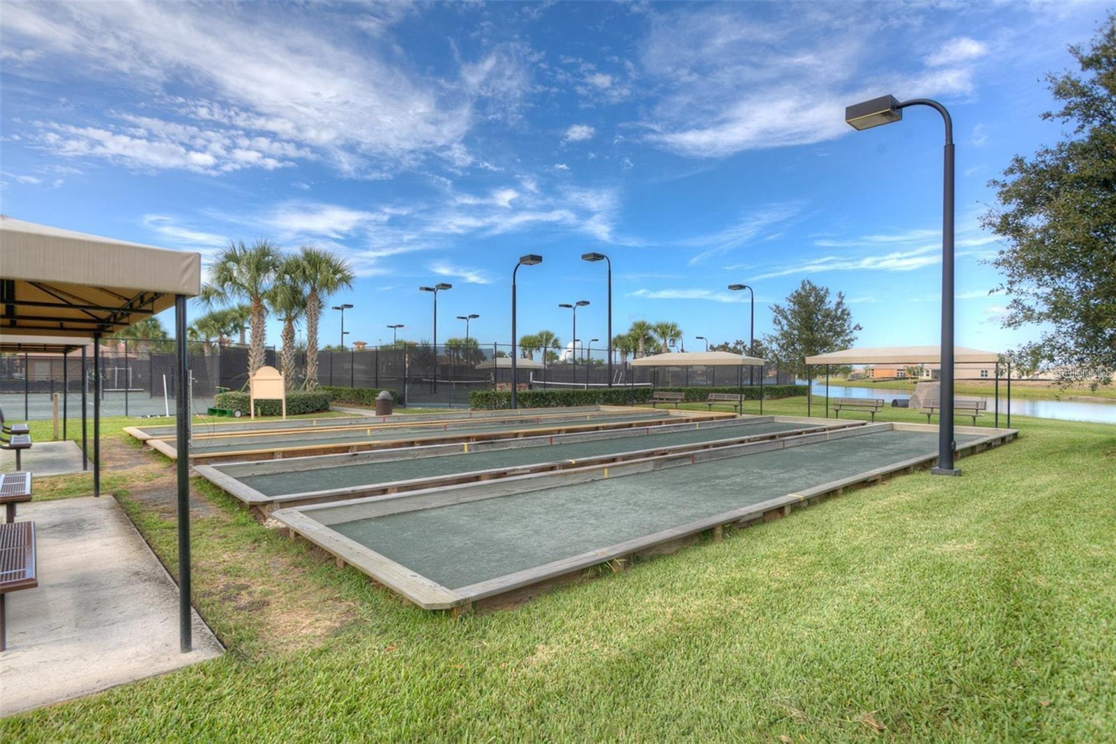 VALENCIA LAKES - Residential