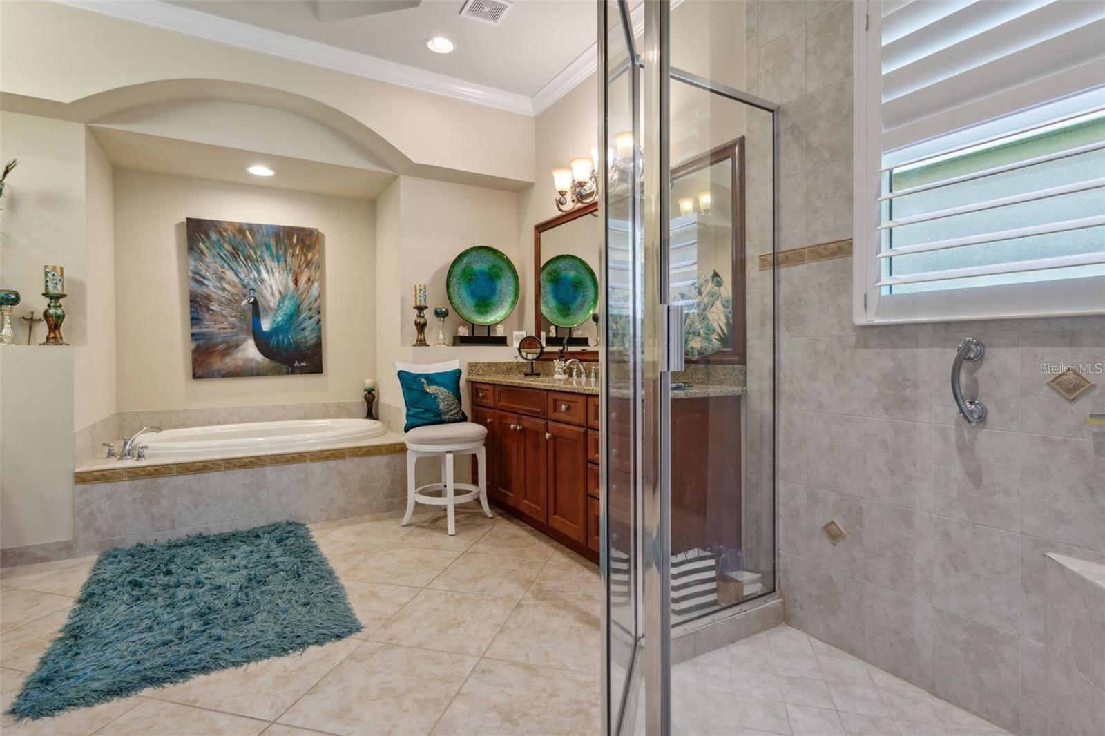 VALENCIA LAKES - Residential