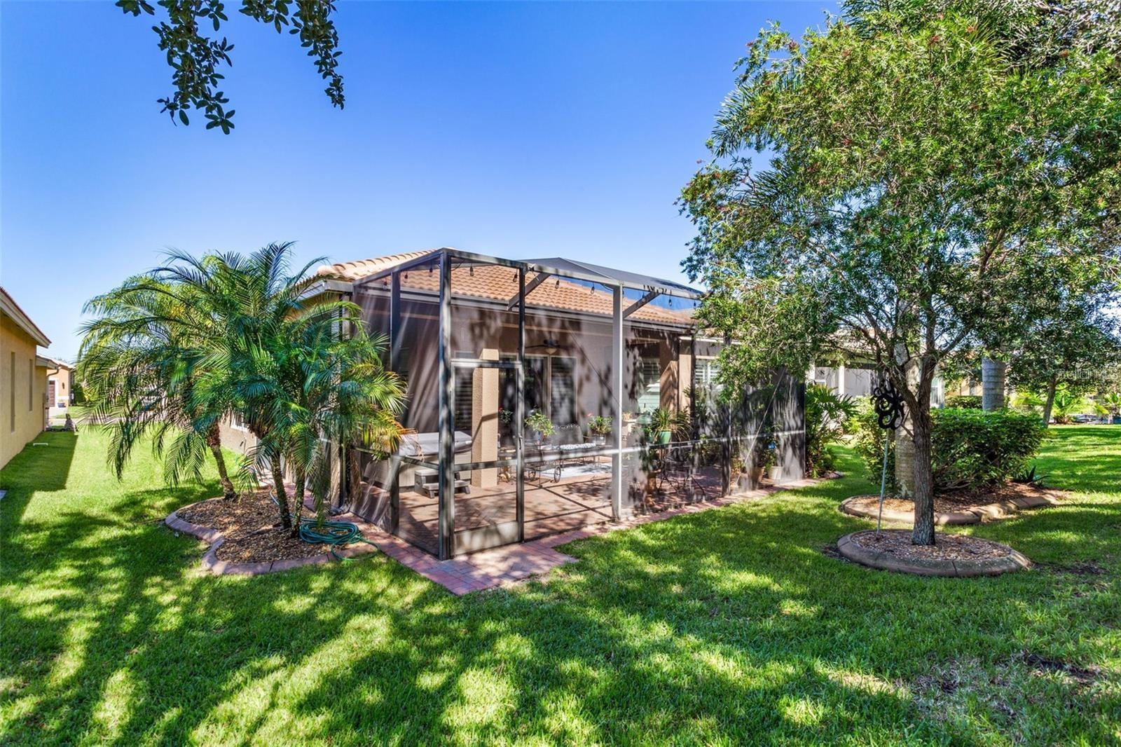 VALENCIA LAKES - Residential