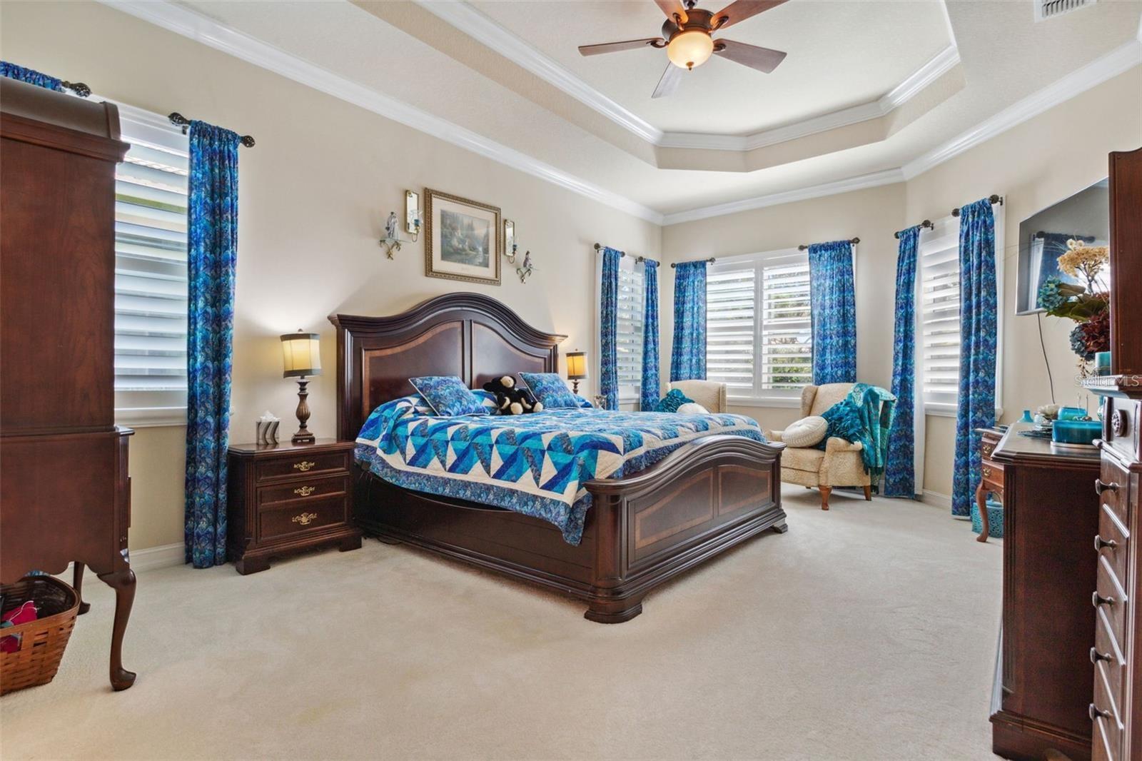 VALENCIA LAKES - Residential