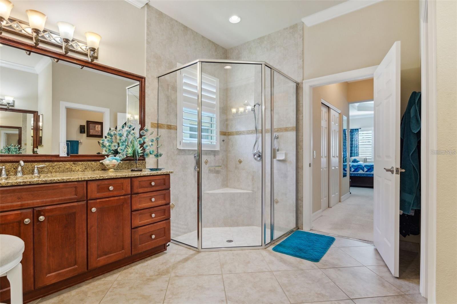 VALENCIA LAKES - Residential