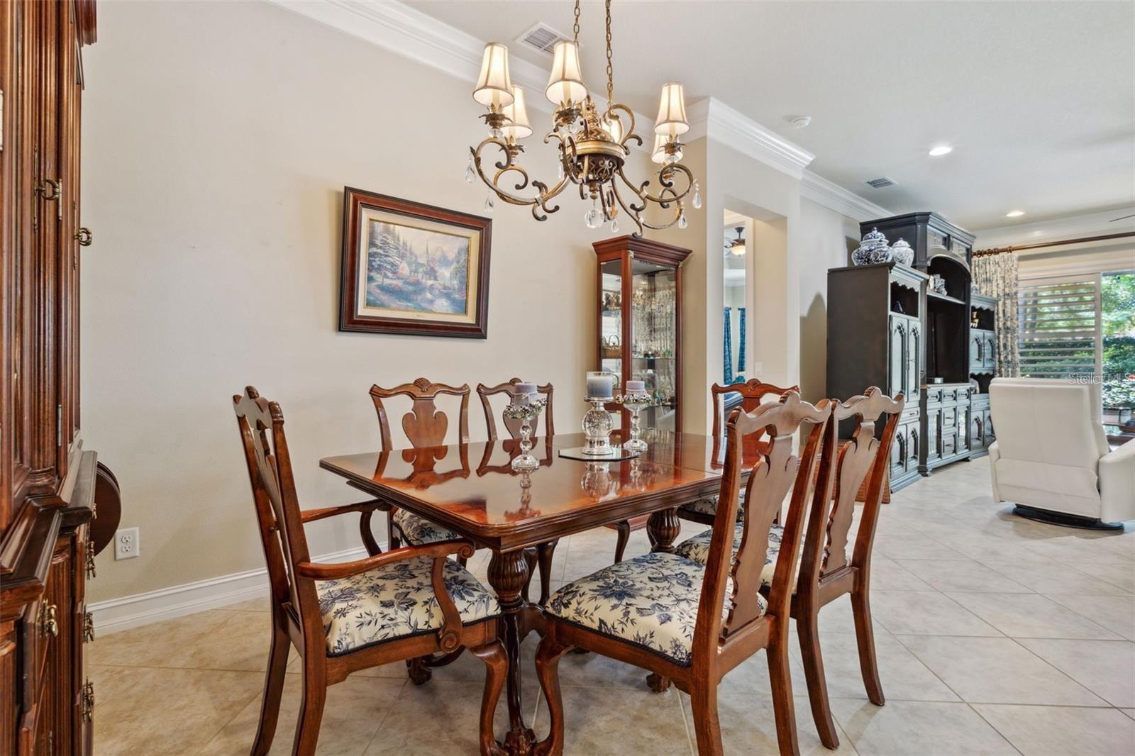 VALENCIA LAKES - Residential