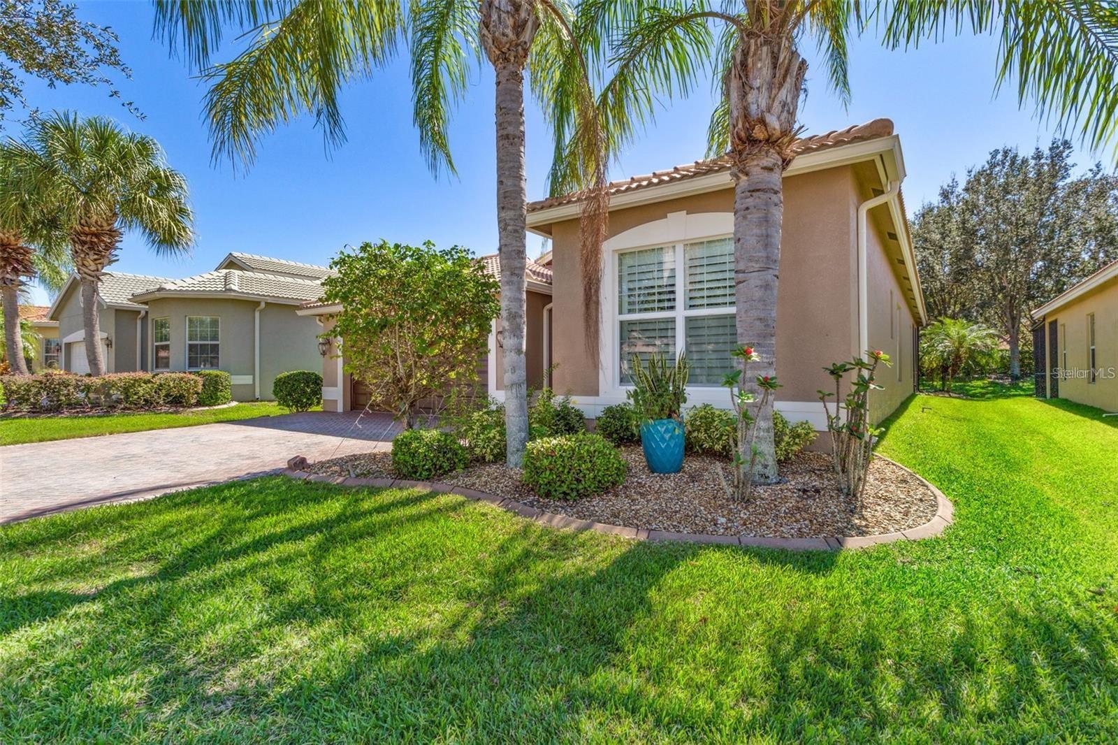 VALENCIA LAKES - Residential