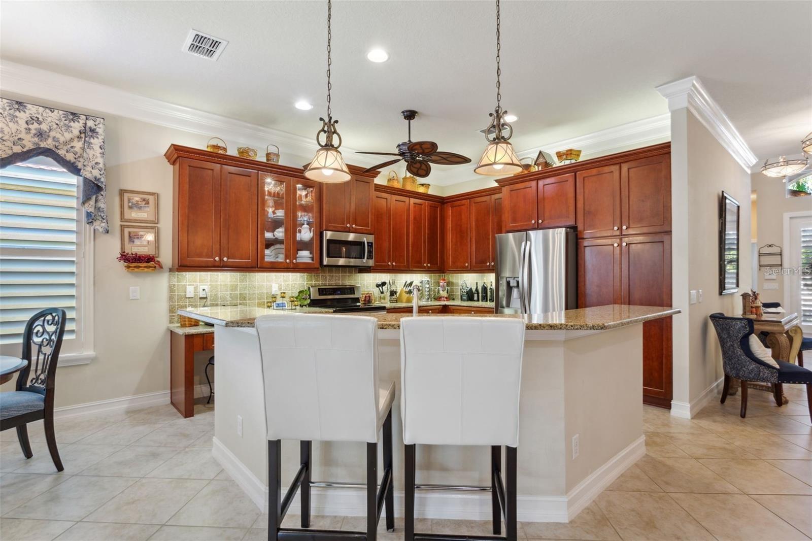 VALENCIA LAKES - Residential
