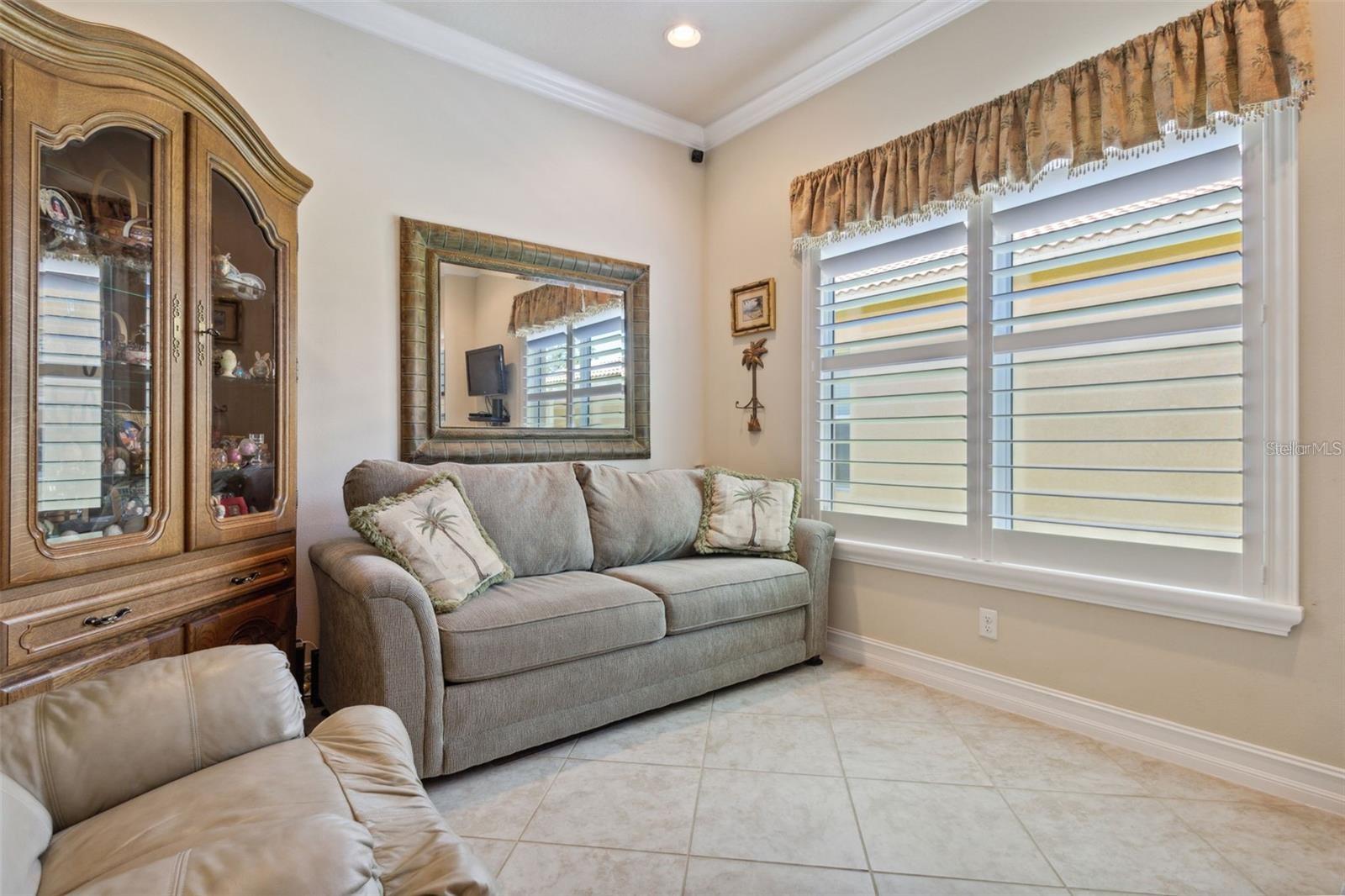 VALENCIA LAKES - Residential