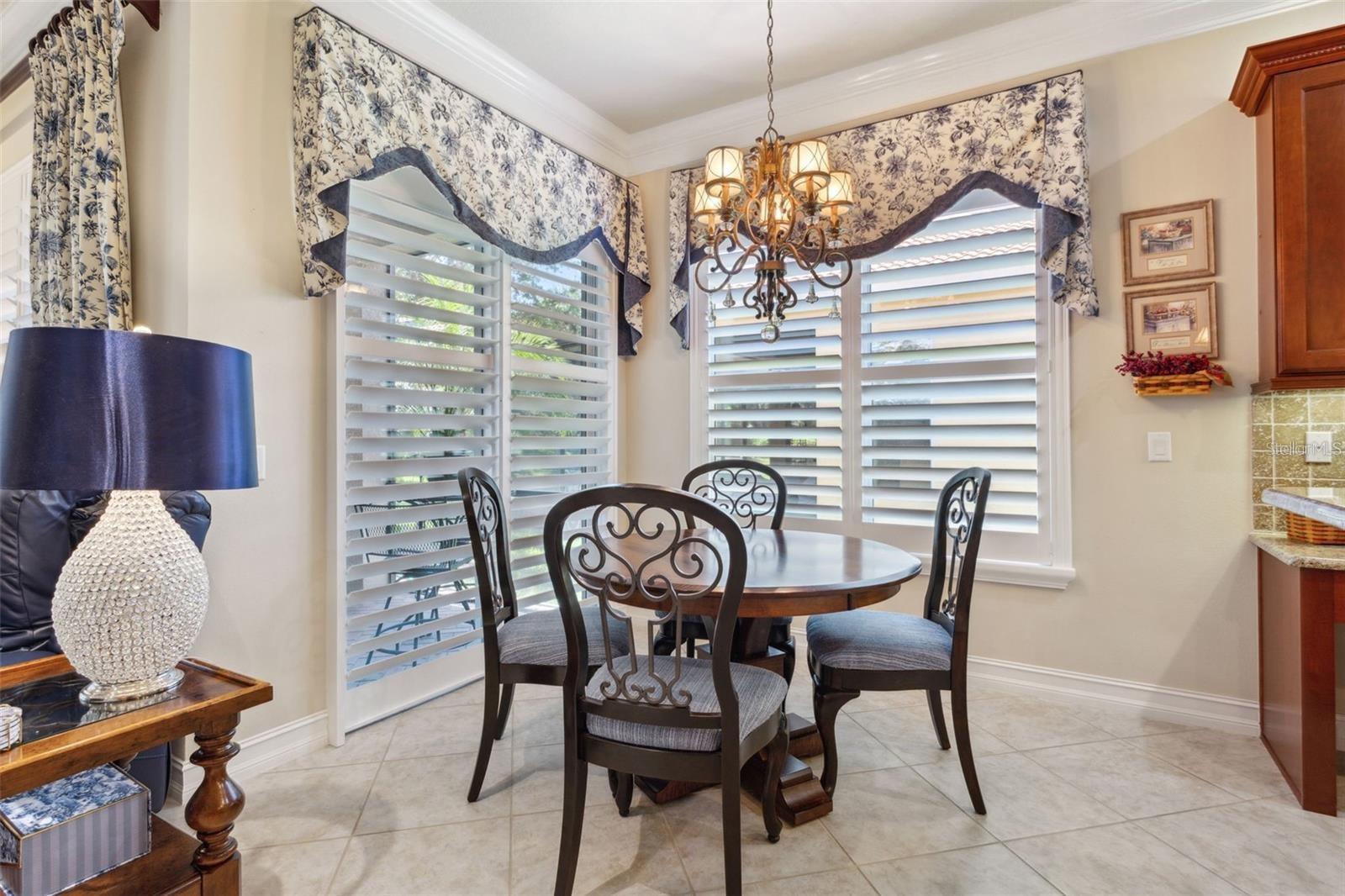 VALENCIA LAKES - Residential