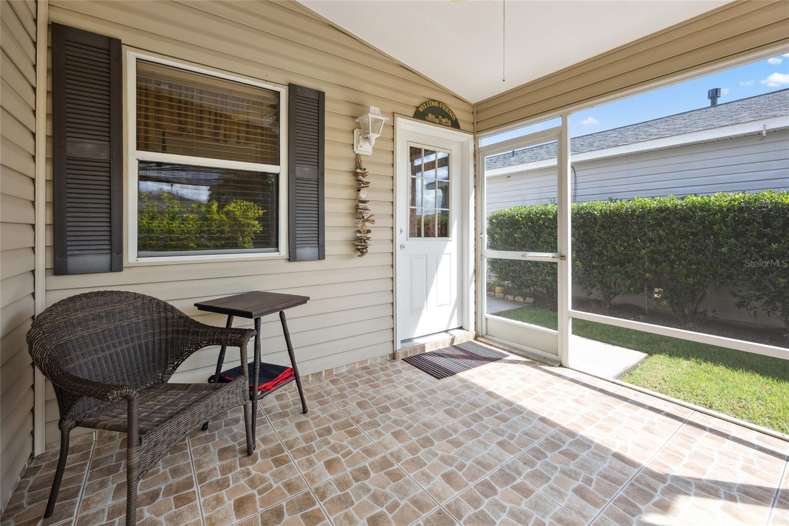 2372 TRAVIS PLACE