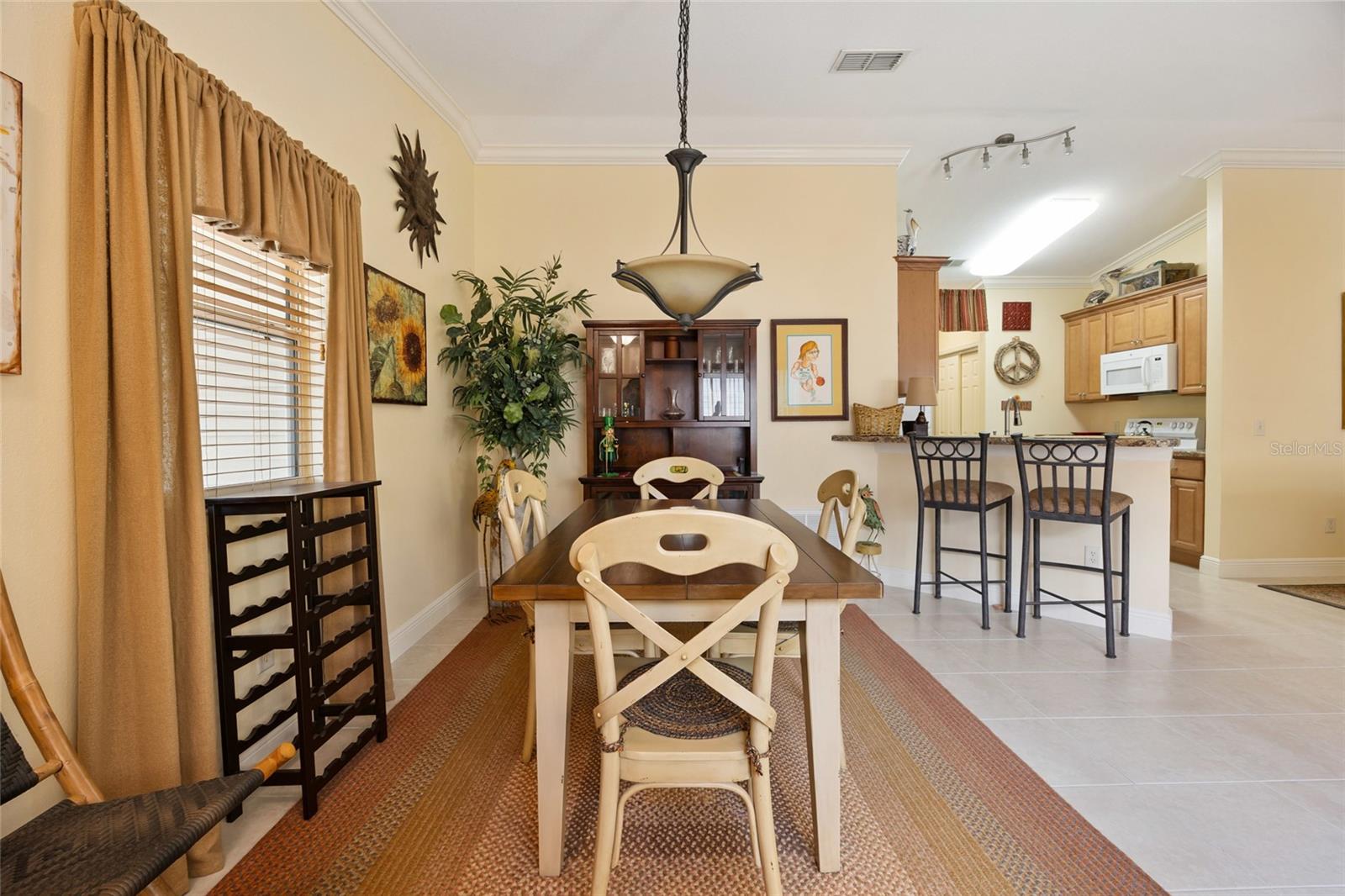 2372 TRAVIS PLACE