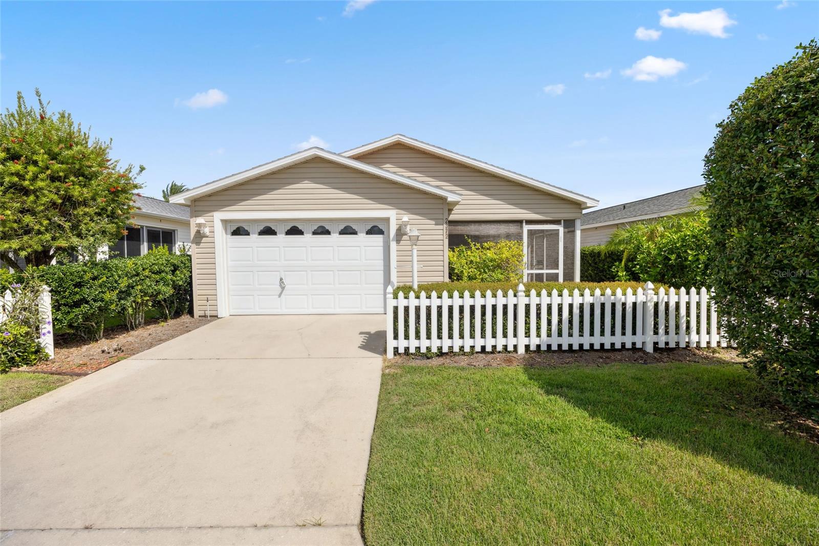Between the sixes! This lovely TURN KEY (completely furnished) 2 bedroom 2 bath patio villa is in the Village of Duval in Crestwood Villas, which offers total convenience to living in The Villages. NEW ROOF 2022, A/C 2016 and did I mention gas GOLF CART included? Location truly is everything, and this home delivers the best of both worlds! Imagine stepping out your front door and being just a stone's throw from the refreshing Duval Pool. SeaBreeze Sports Pool & Recreation Center awaits, offering an array of activities and amenities to keep you active and entertained. Beyond your immediate surroundings, this villa provides unparalleled access to The Villages' most beloved town squares: Lake Sumter Landing Market Square is just a 10-minute drive away. Enjoy concerts with friends, browse unique shops, or savor a delicious meal with stunning lake views. In just 12 minutes, you can be at Brownwood Paddock Square, offering a distinctly different but equally engaging experience.