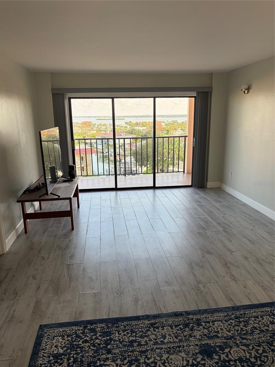 51 ISLAND WAY 801