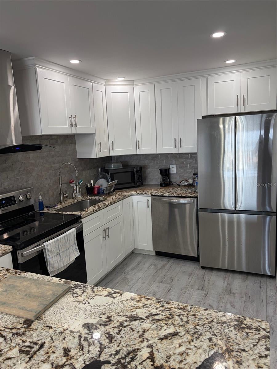 51 ISLAND WAY 801