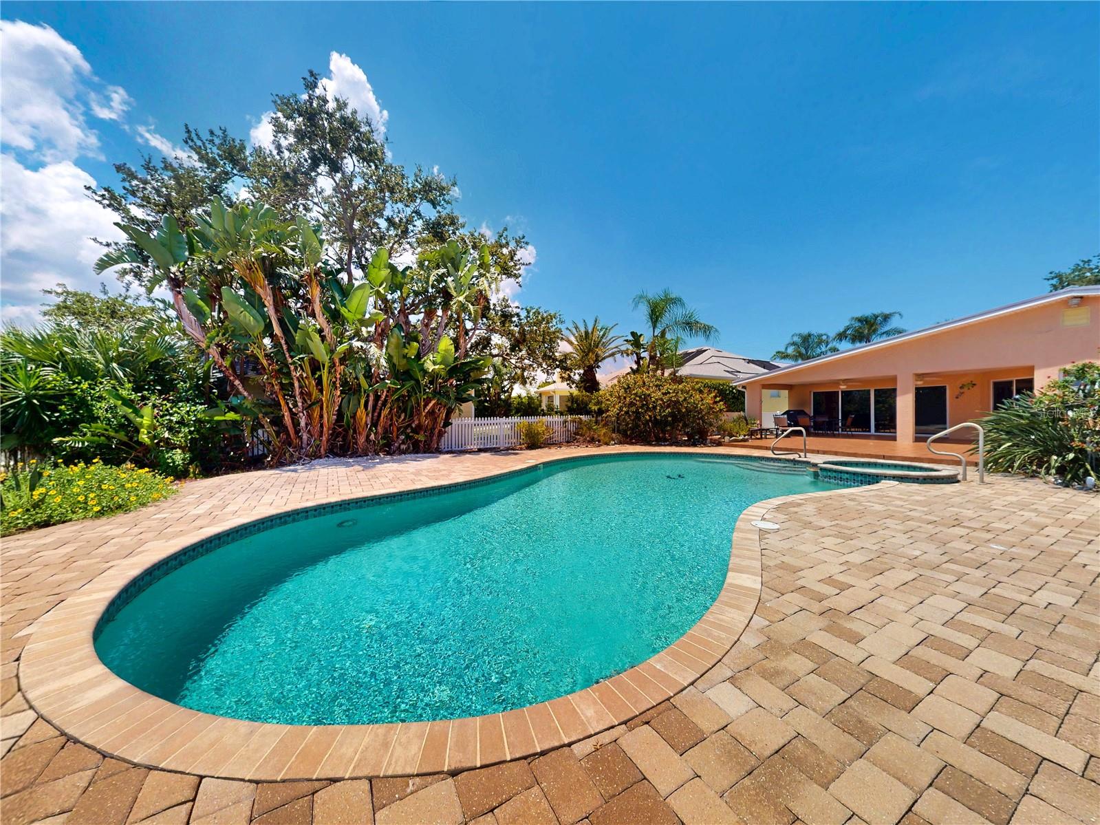 33 CUNNINGHAM DRIVE