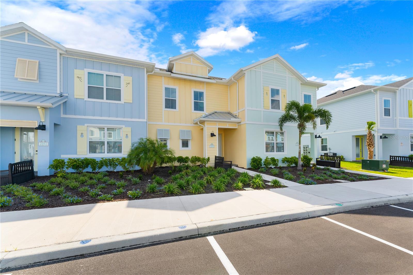 2939 CASTAWAY LANE