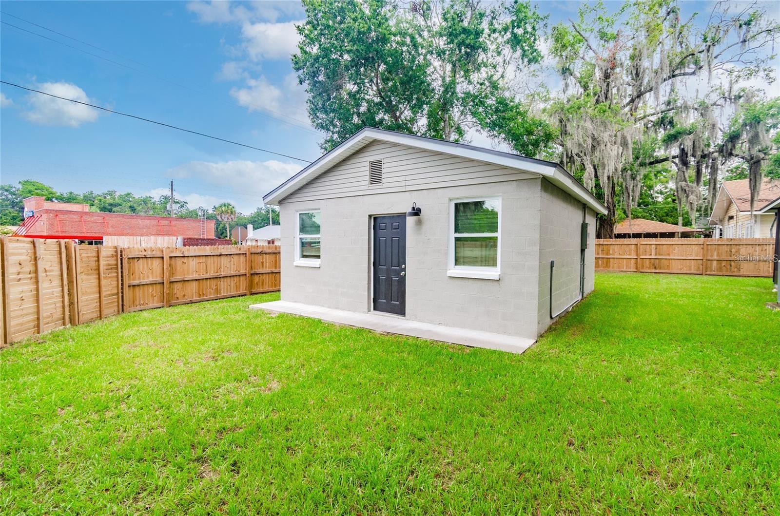 Engage with the vibrant city life of Tampa from the comfort of this charming and cozy studio apartment. With 506 square feet of space, this unit offers a perfect blend of modern convenience and historic charm. Step inside to find a bright and open layout, with plenty of natural light flooding in through large windows. The spacious living area is perfect for entertaining or simply relaxing after a long day. The kitchen is equipped with all the essentials, making meal prep a breeze. Located in a prime location, you'll have easy access to the city's best dining, shopping, and entertainment options. Don't miss out on this fantastic opportunity to make this studio apartment your new home sweet home.