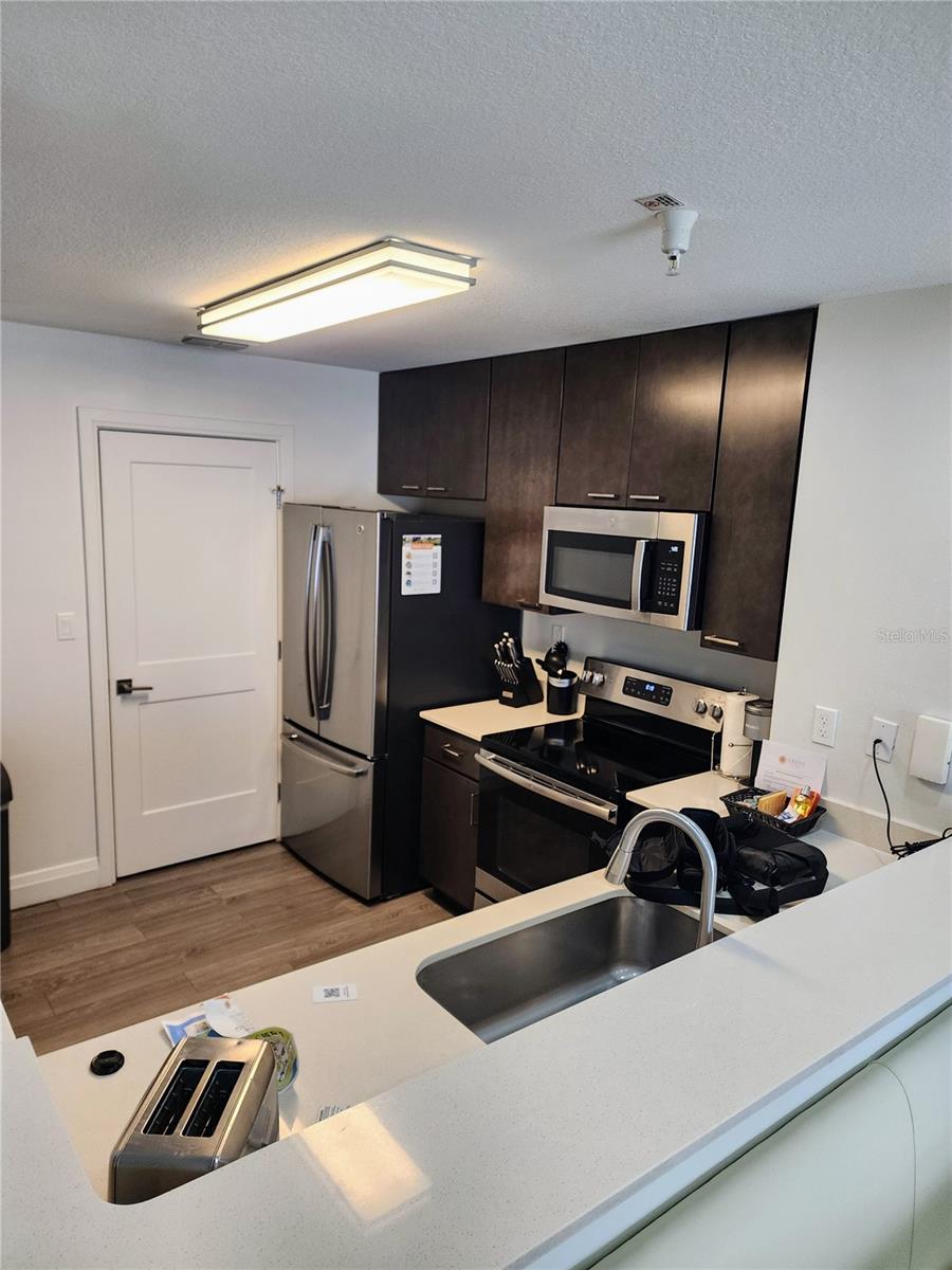 14501 GROVE RESORT AVE 3737