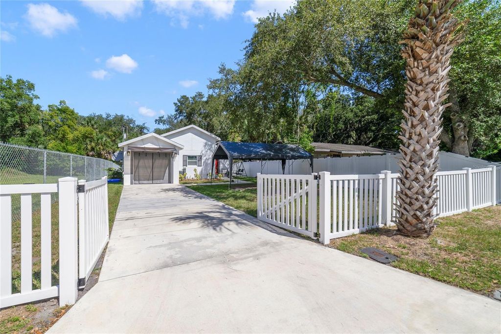 Photo of 1104 W 3rd Street, Sanford, FL 32771 (MLS # O6392867)