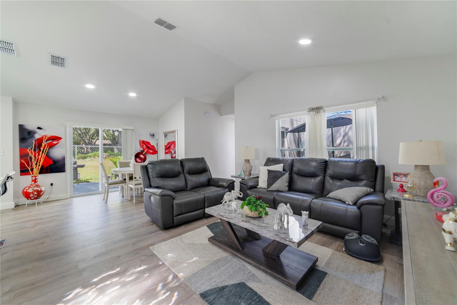 AVACADO TERRACE - Residential