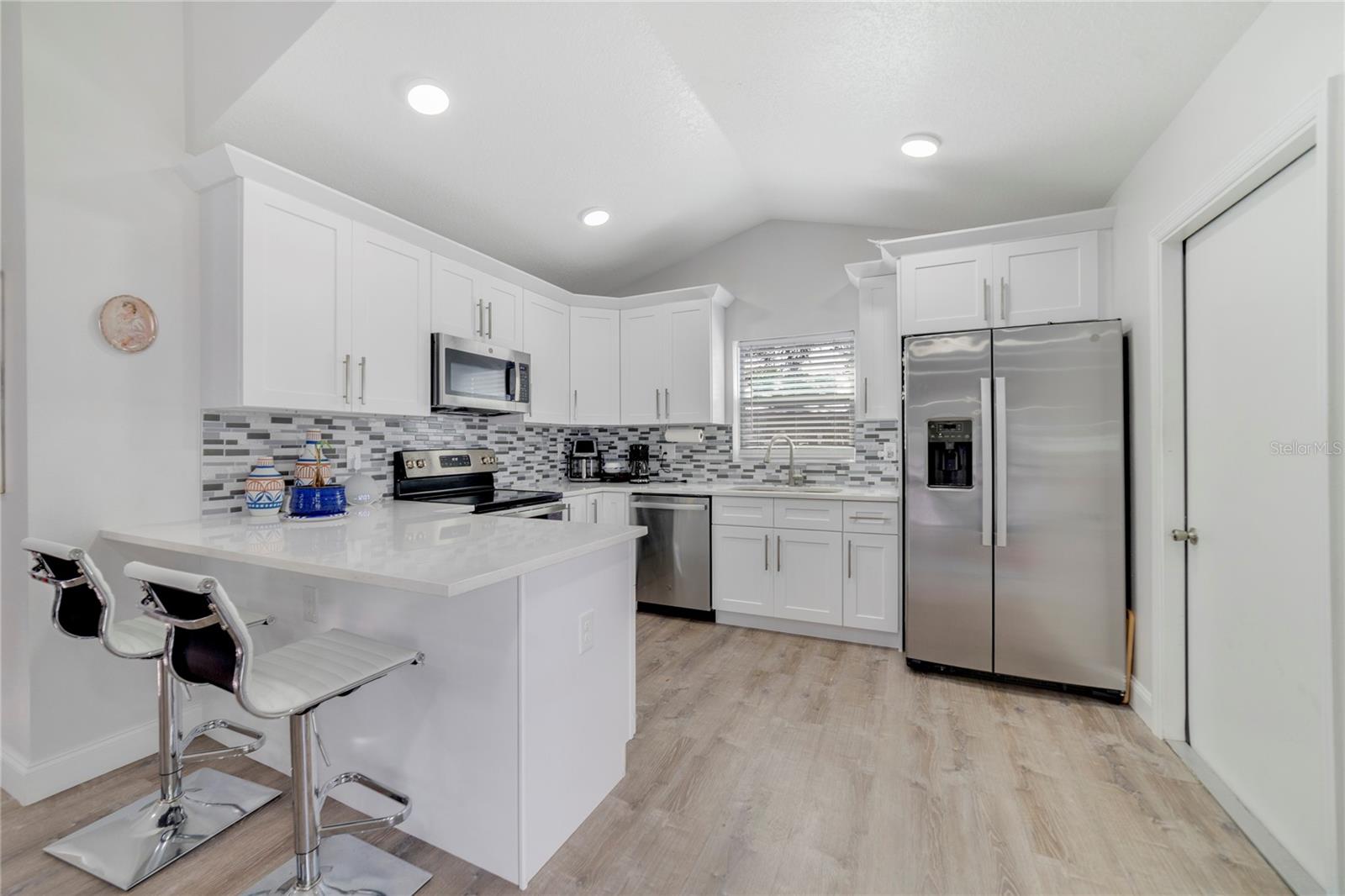 AVACADO TERRACE - Residential