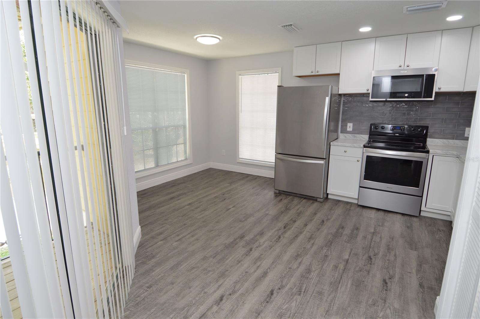 THE GRAND RESERVE CONDO - Residential Lease