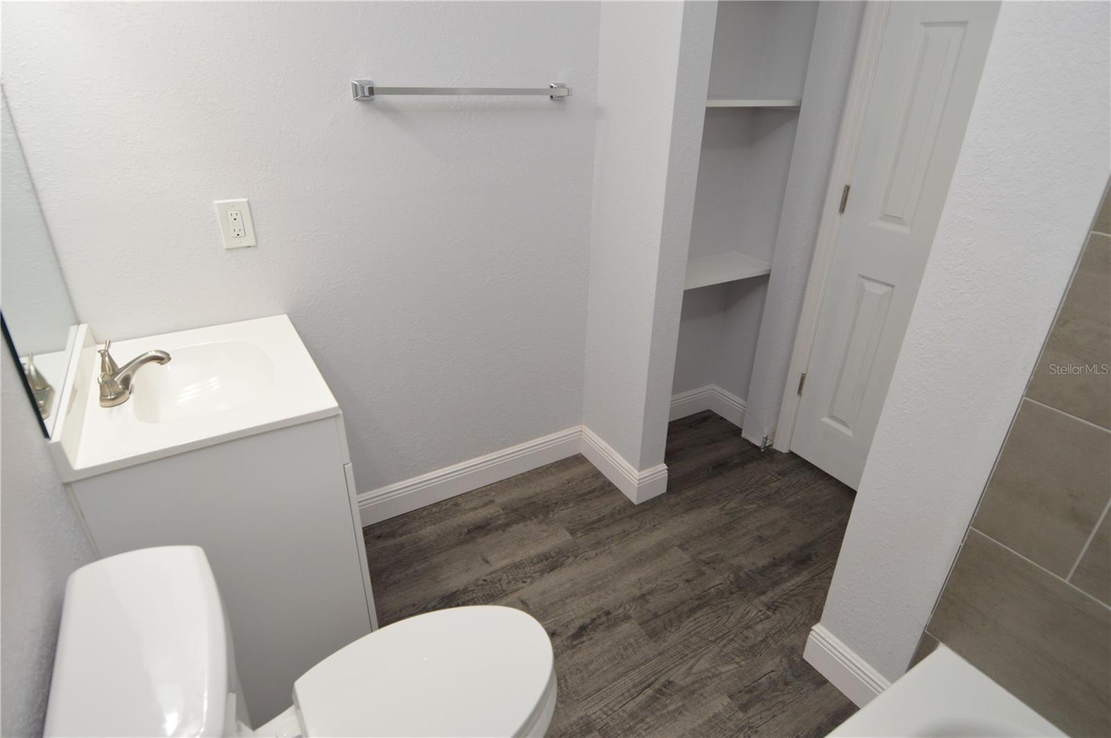THE GRAND RESERVE CONDO - Residential Lease