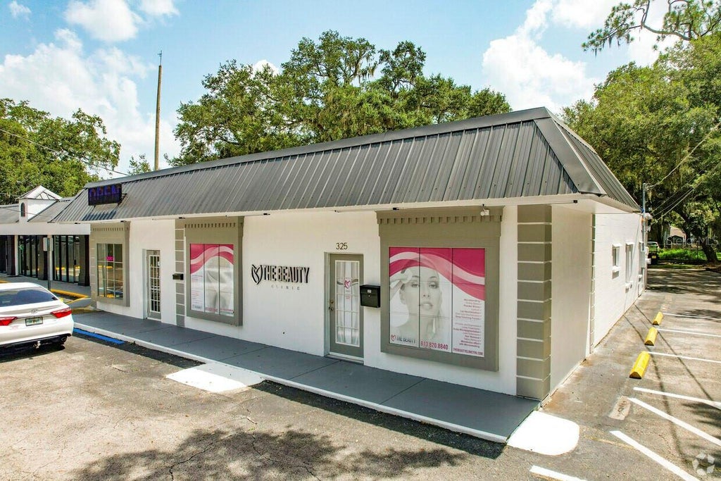 Photo of 315 S Parsons Ave, Brandon, FL 33511 (MLS # TB8555967)
