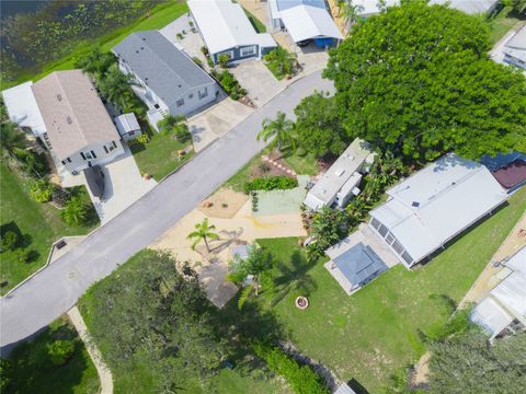 A home in LAKE WALES