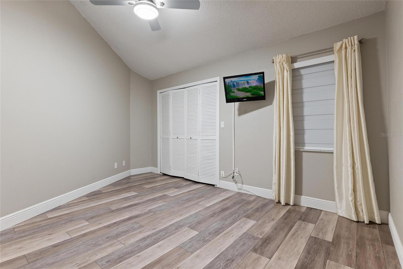 ENISWOOD UNIT II A - Residential