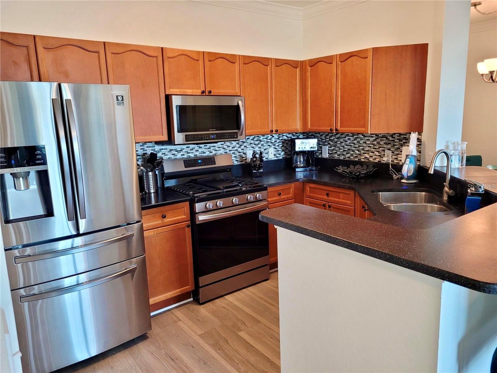 GRAND BELLAGIO AT BAYWATCH CONDO THE - Residential