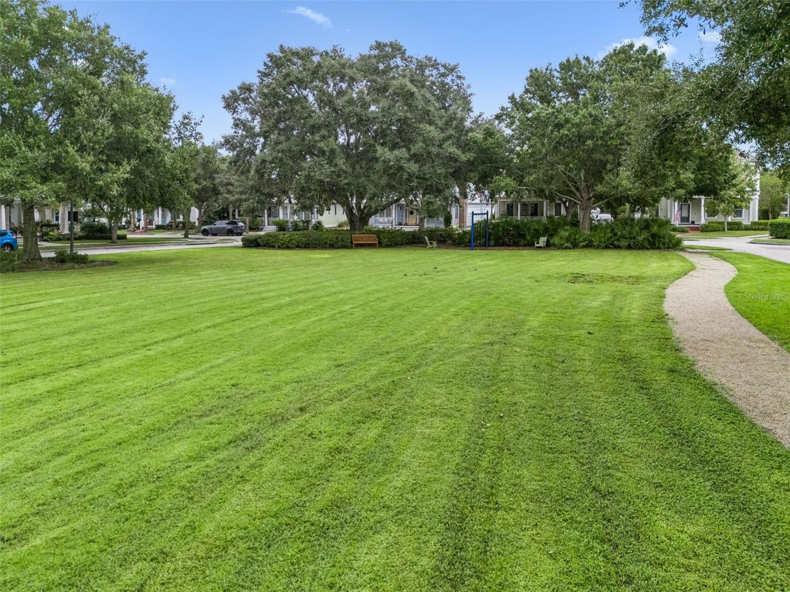 OAKLAND PARK - Residential
